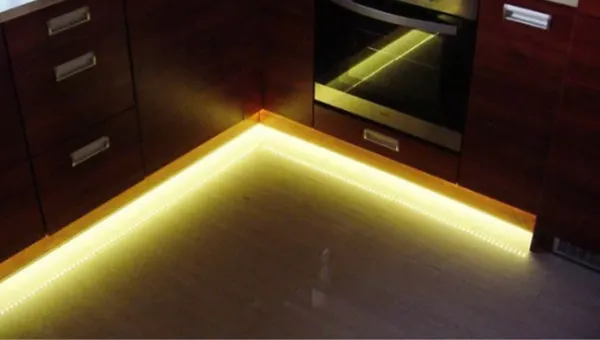 6.uzkaya-kuhnya-s-led-podsvetkoy.png 6.uzkaya-kuhnya-s-led-podsvetkoy.png