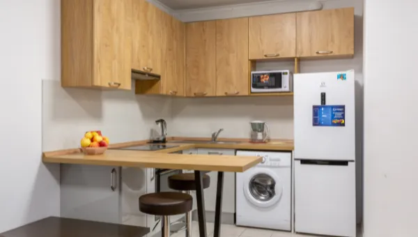 4.kuhnya-s-barnoy-stoykoy.png 4.kuhnya-s-barnoy-stoykoy.png